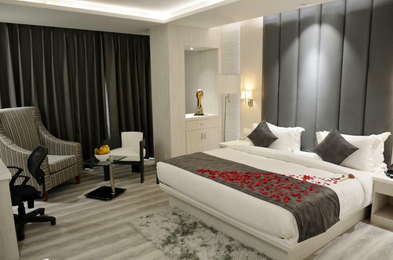 Hotel Radiance Bareilly Exterior foto