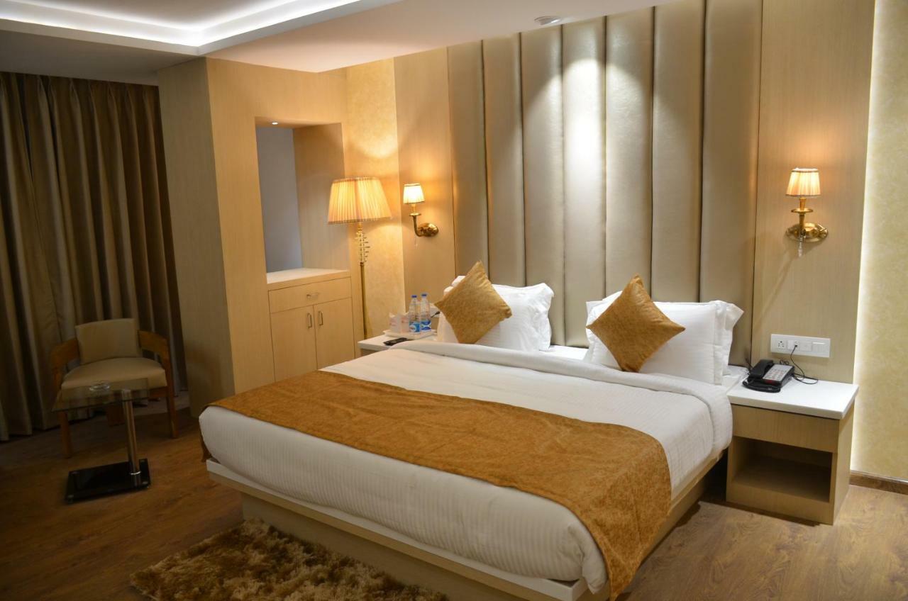 Hotel Radiance Bareilly Exterior foto