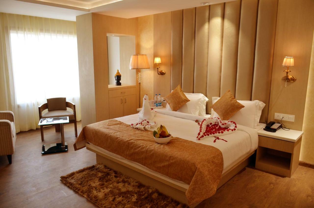 Hotel Radiance Bareilly Exterior foto
